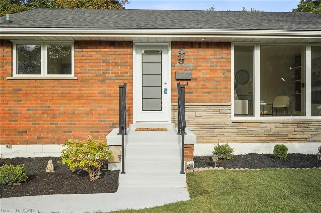 1391 Mountain Grove Avenue, Burlington, ON - Outdoor With Exterior