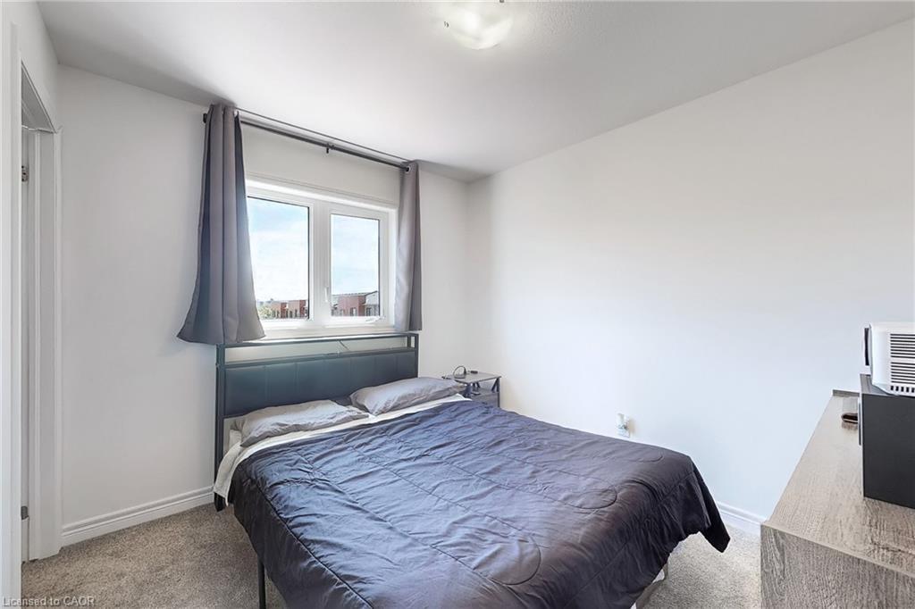 2 Reid Avenue North Avenue, Hamilton, ON - Indoor Photo Showing Bedroom