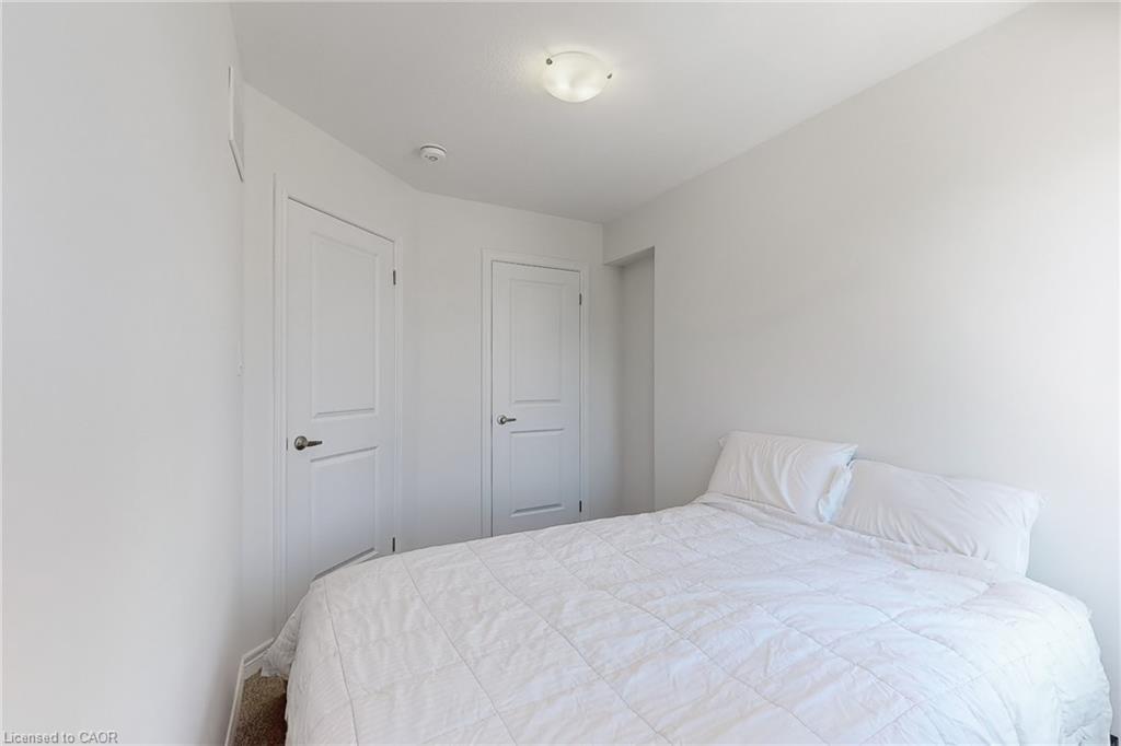 2 Reid Avenue North Avenue, Hamilton, ON - Indoor Photo Showing Bedroom