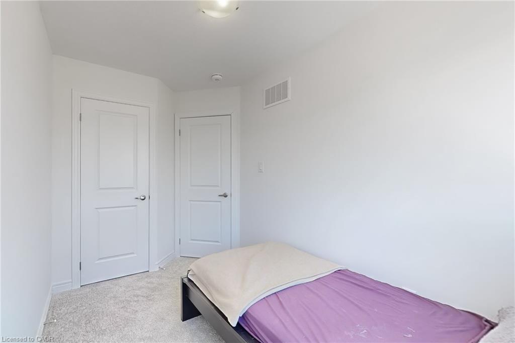 2 Reid Avenue North Avenue, Hamilton, ON - Indoor Photo Showing Bedroom