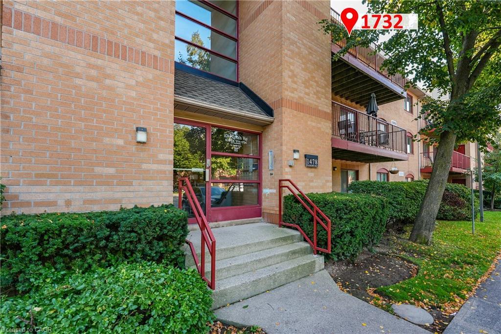 1732-1478 Pilgrims Way, Oakville, ON - Outdoor With Balcony