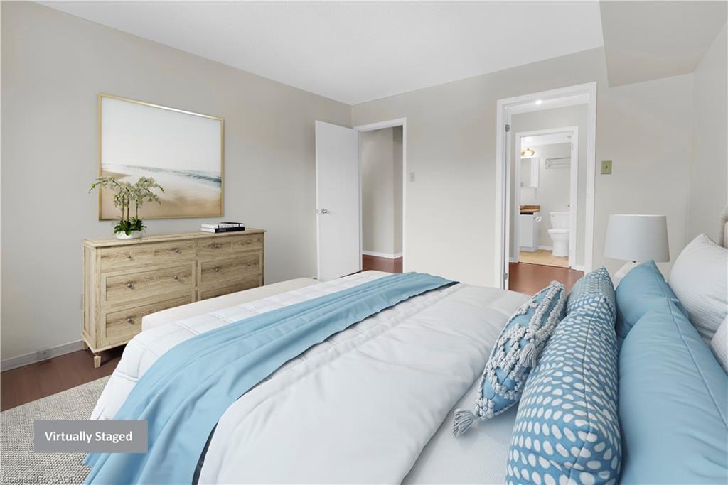 1732-1478 Pilgrims Way, Oakville, ON - Indoor Photo Showing Bedroom
