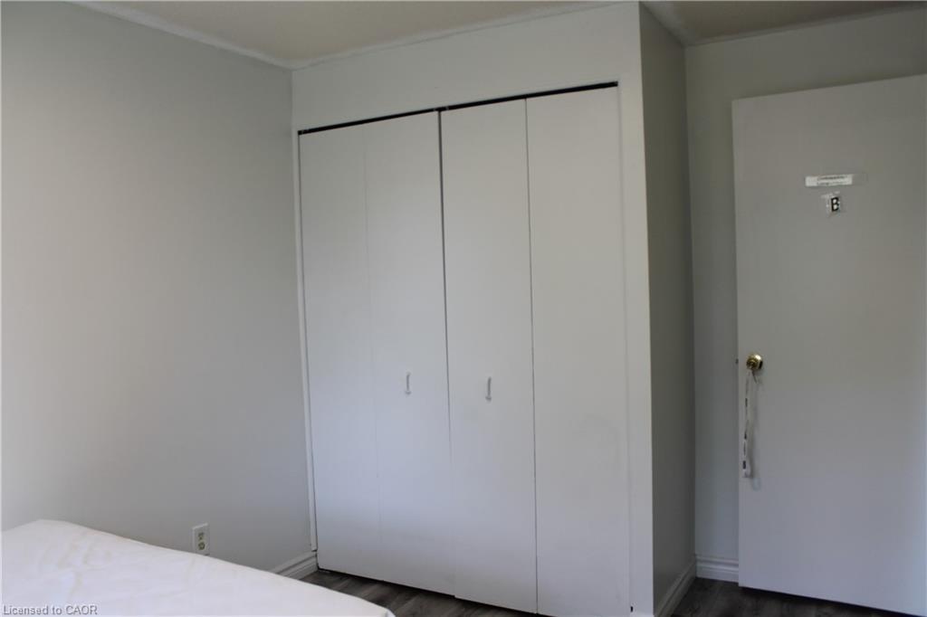 4-399 Keats Way, Waterloo, ON - Indoor Photo Showing Bedroom