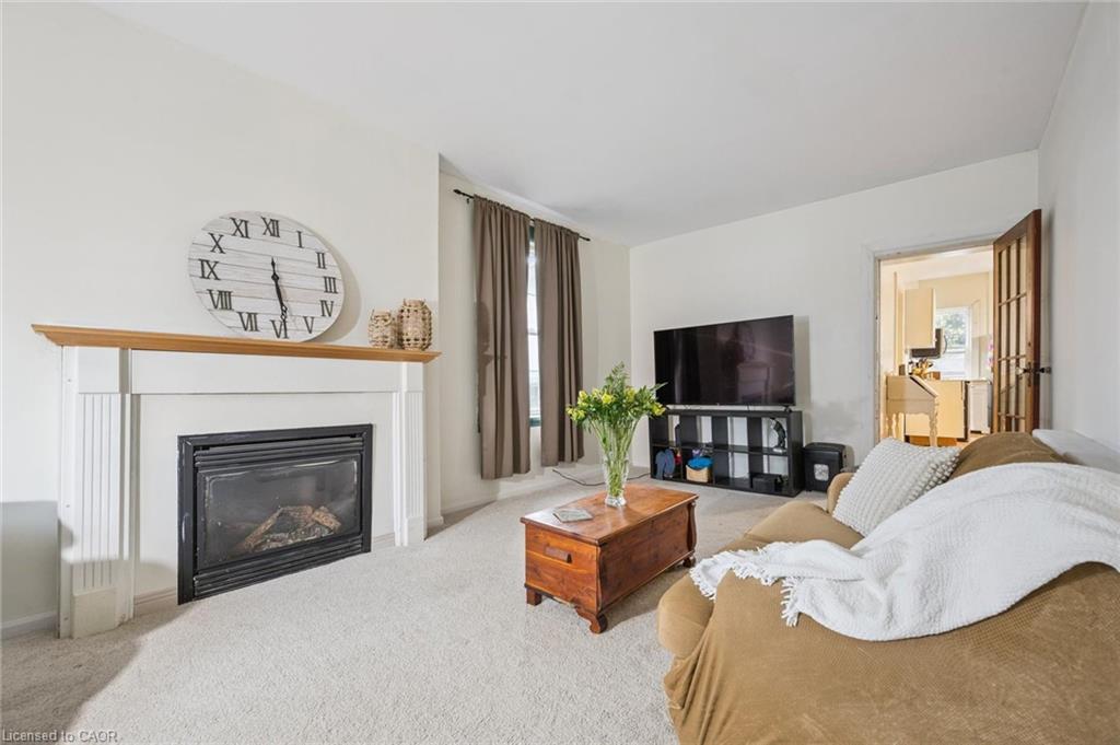 39 Albert Street W, Plattsville, ON - Indoor Photo Showing Living Room With Fireplace