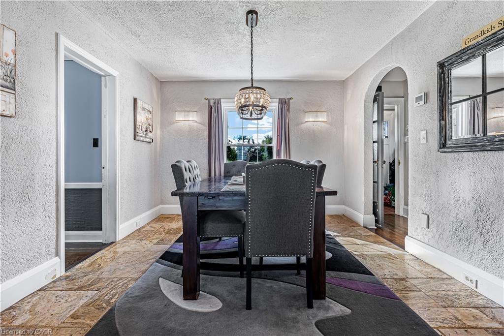 4591 Twenty First Street, Lincoln, ON - Indoor Photo Showing Dining Room