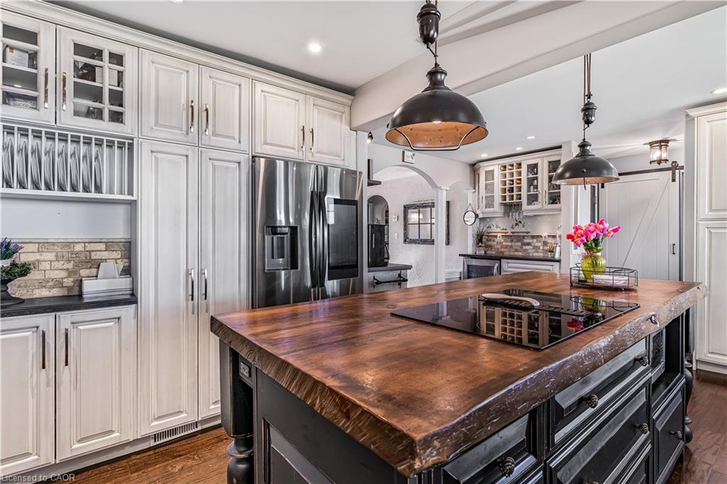 4591 Twenty First Street, Lincoln, ON - Indoor Photo Showing Kitchen