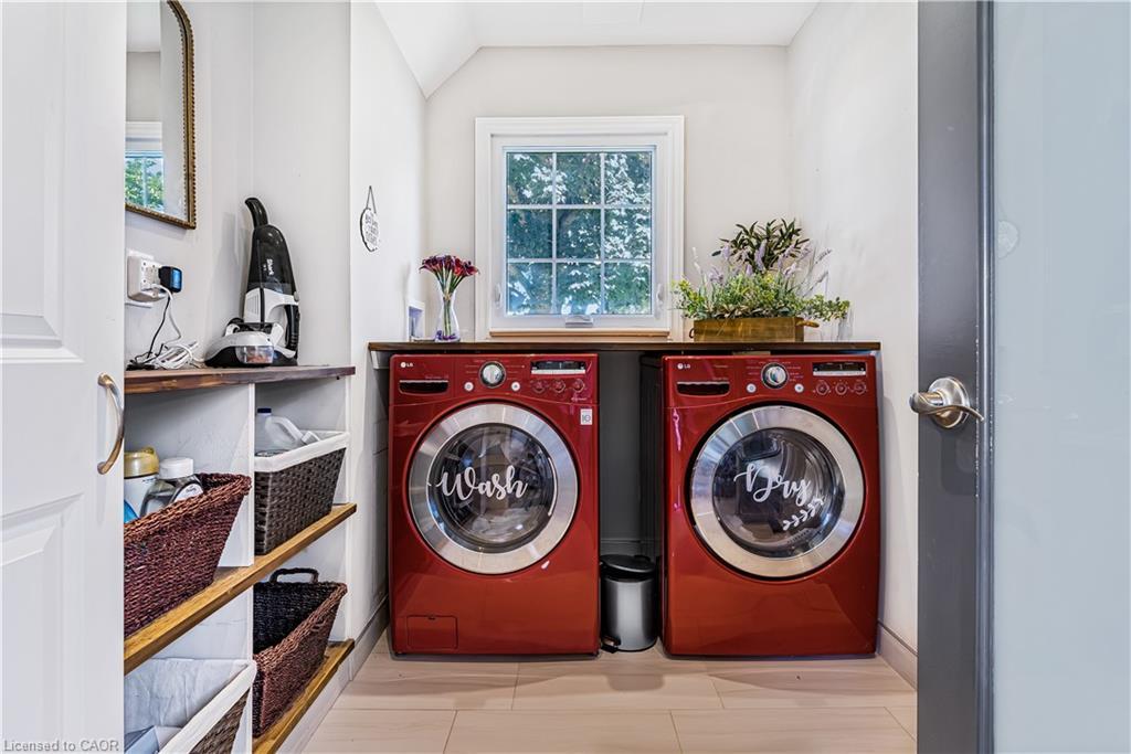 4591 Twenty First Street, Lincoln, ON - Indoor Photo Showing Laundry Room