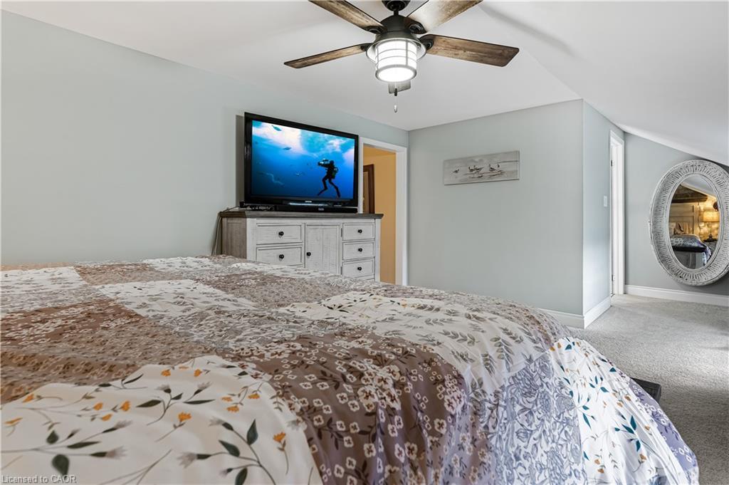 4591 Twenty First Street, Lincoln, ON - Indoor Photo Showing Bedroom