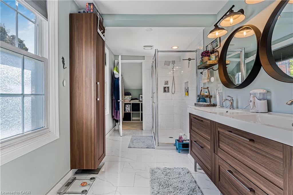 4591 Twenty First Street, Lincoln, ON - Indoor Photo Showing Bathroom