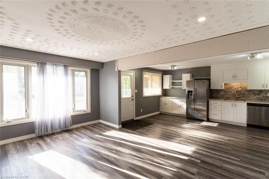 39 Evelyn Street, Brantford, ON - Indoor