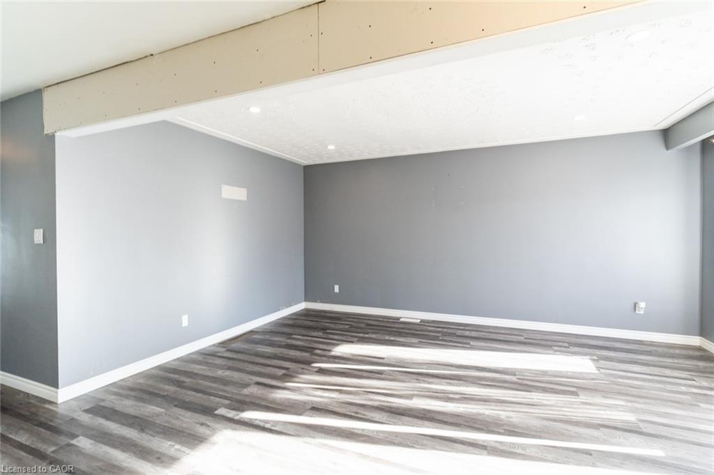39 Evelyn Street, Brantford, ON - Indoor Photo Showing Other Room