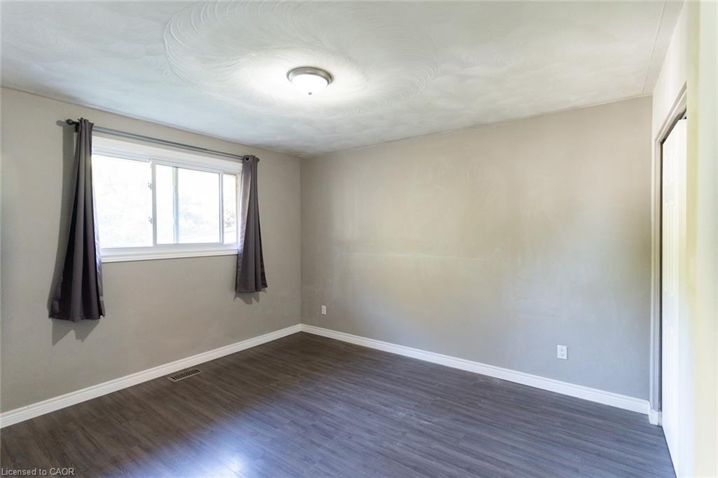 39 Evelyn Street, Brantford, ON - Indoor Photo Showing Other Room