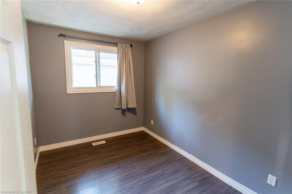 39 Evelyn Street, Brantford, ON - Indoor Photo Showing Other Room