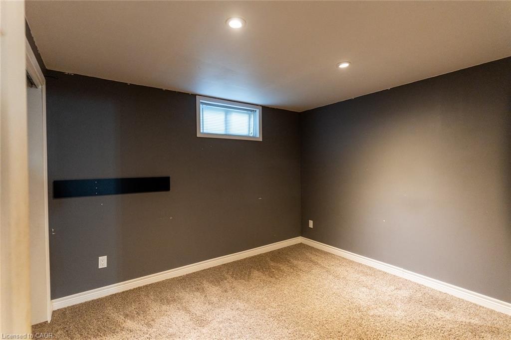 39 Evelyn Street, Brantford, ON - Indoor Photo Showing Other Room