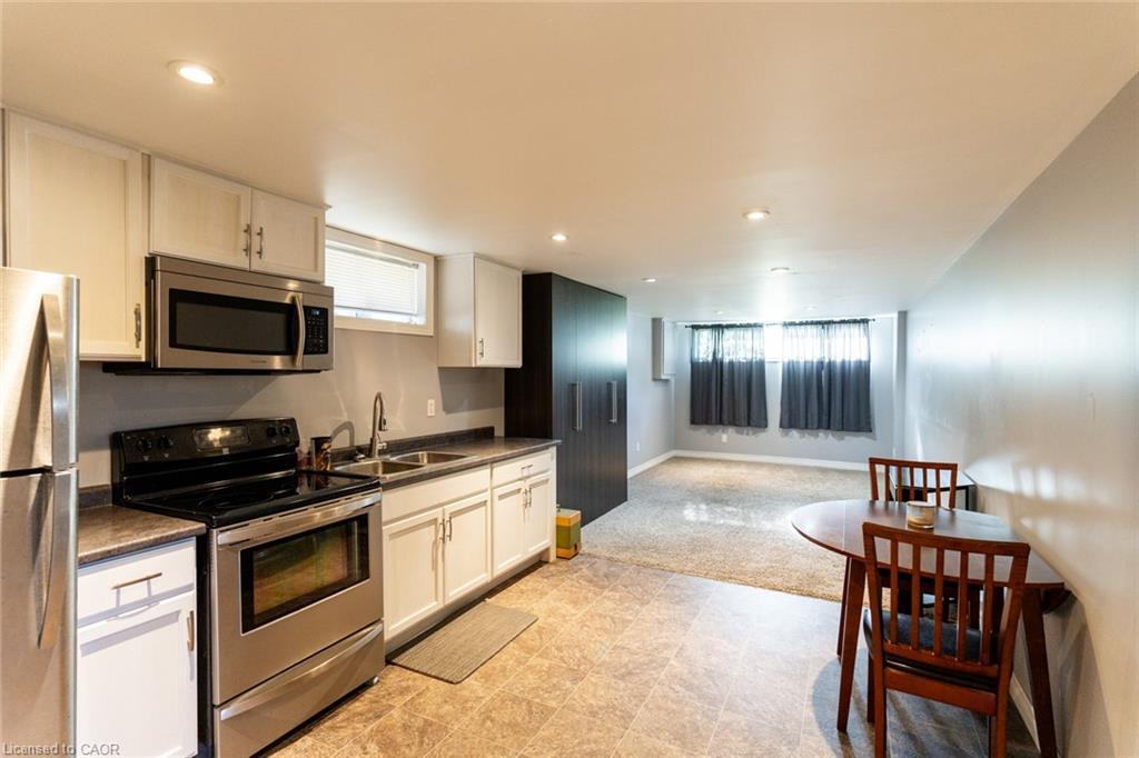 39 Evelyn Street, Brantford, ON - Indoor Photo Showing Kitchen With Double Sink