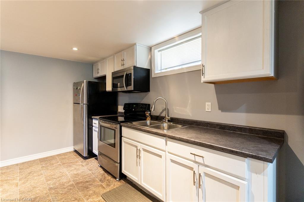 39 Evelyn Street, Brantford, ON - Indoor Photo Showing Kitchen With Double Sink