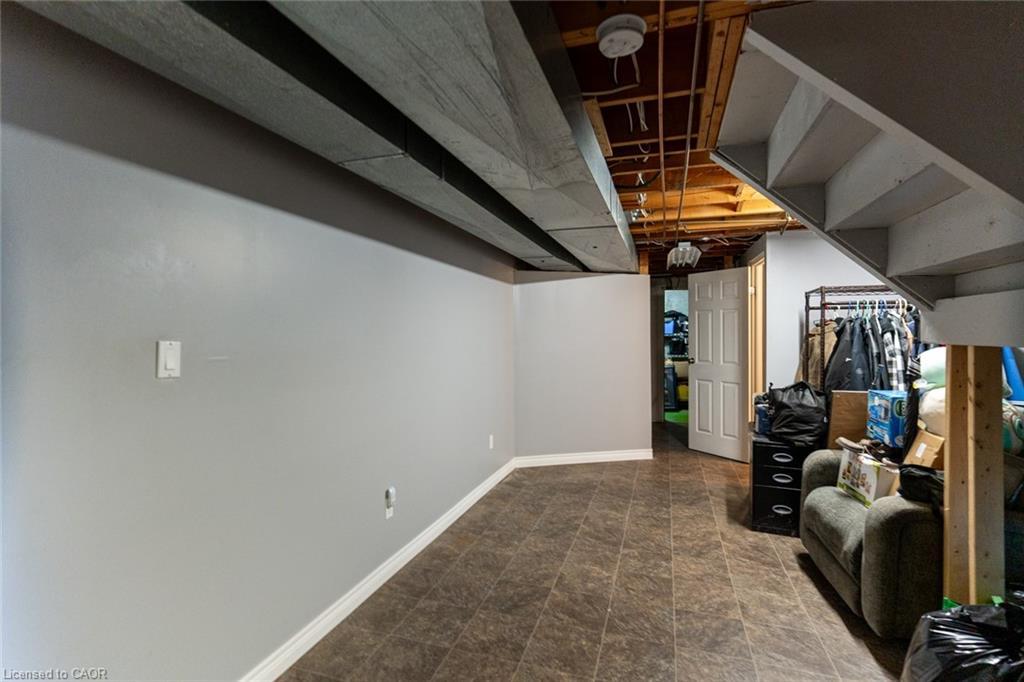 39 Evelyn Street, Brantford, ON - Indoor Photo Showing Other Room