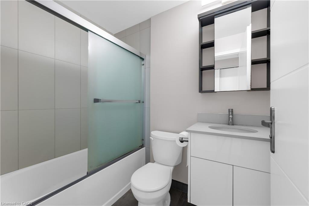 307-60 Frederick Street, Kitchener, ON - Indoor Photo Showing Bathroom