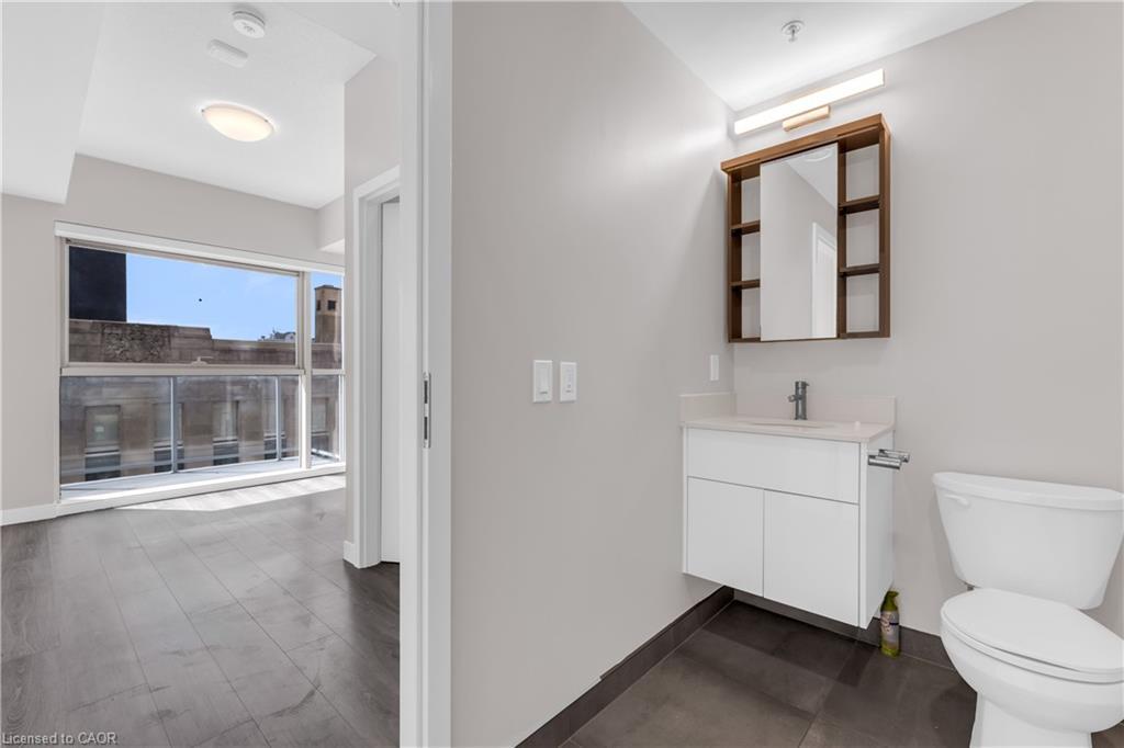 307-60 Frederick Street, Kitchener, ON - Indoor Photo Showing Bathroom