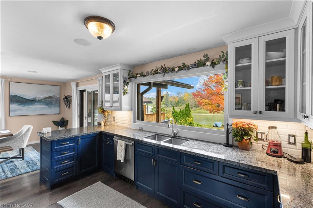 1359 Mosley Street, Wasaga Beach, ON - Indoor Photo Showing Kitchen