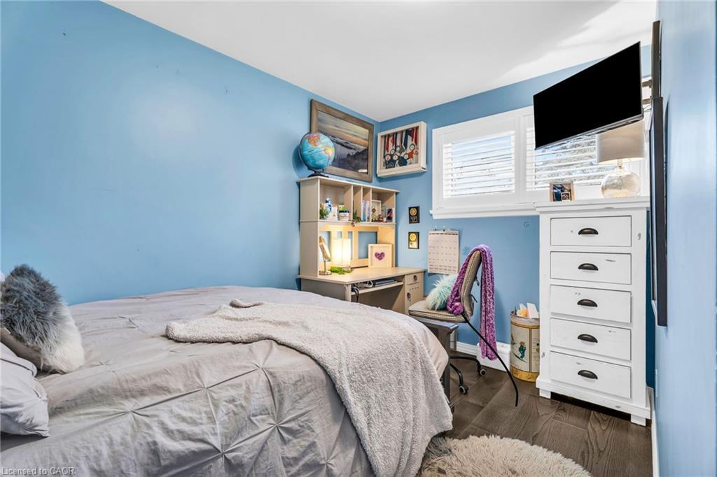 1359 Mosley Street, Wasaga Beach, ON - Indoor Photo Showing Bedroom