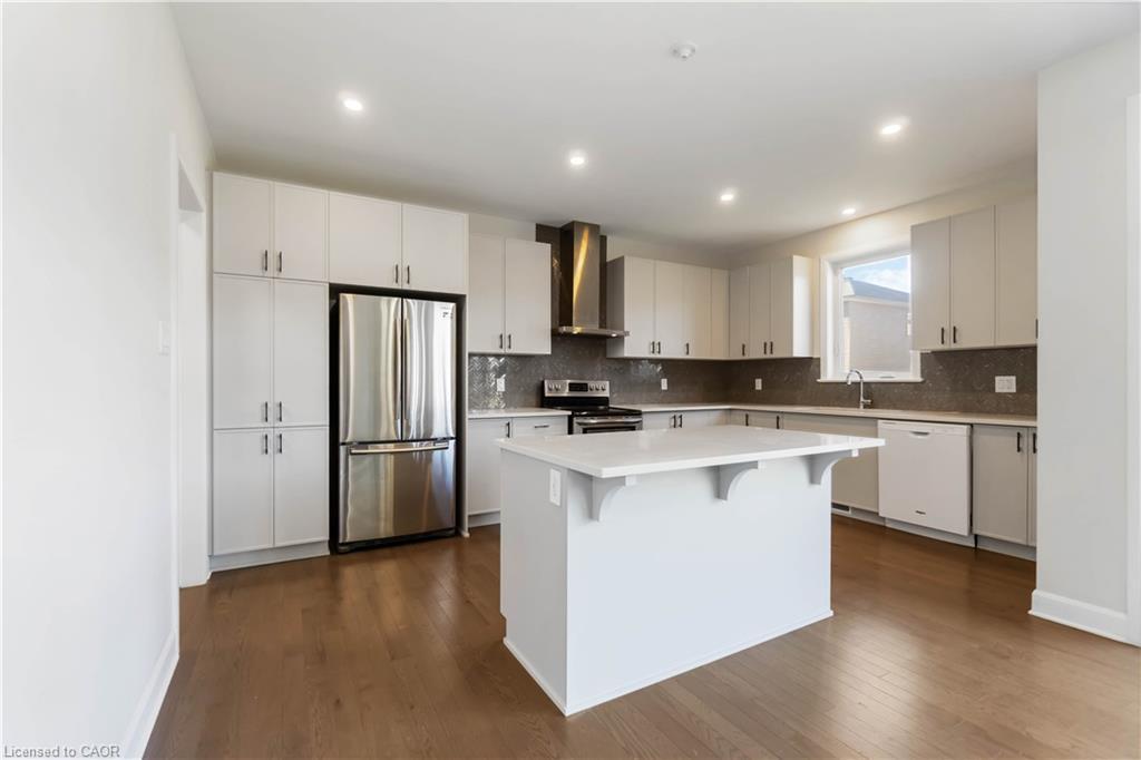805 Gamble Drive, Russell, ON - Indoor Photo Showing Kitchen