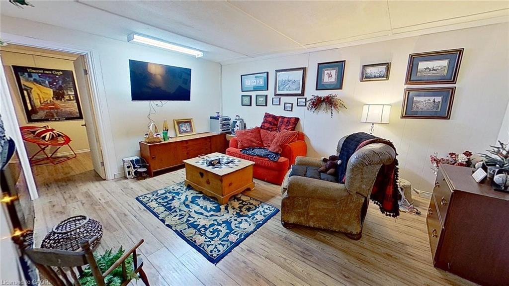 27 Hepburn Avenue, St. Thomas, ON - Indoor Photo Showing Living Room