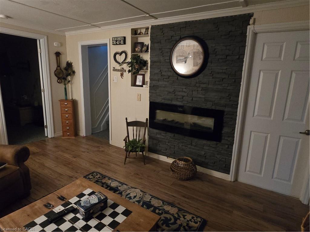 27 Hepburn Avenue, St. Thomas, ON - Indoor With Fireplace