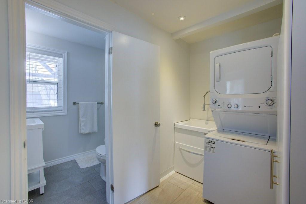 9488 Wellington Road 124, Erin, ON - Indoor Photo Showing Laundry Room