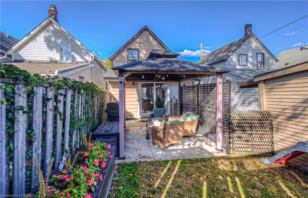 12 Jones Street, Stoney Creek, ON - Outdoor