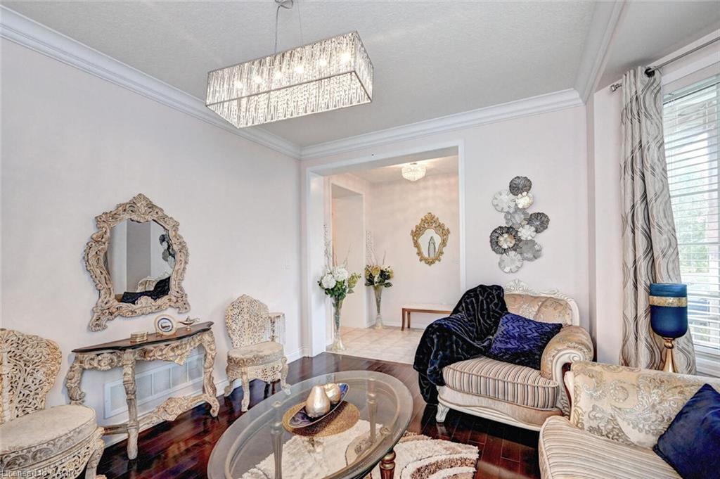 59 Apple Drive, Cambridge, ON - Indoor Photo Showing Living Room
