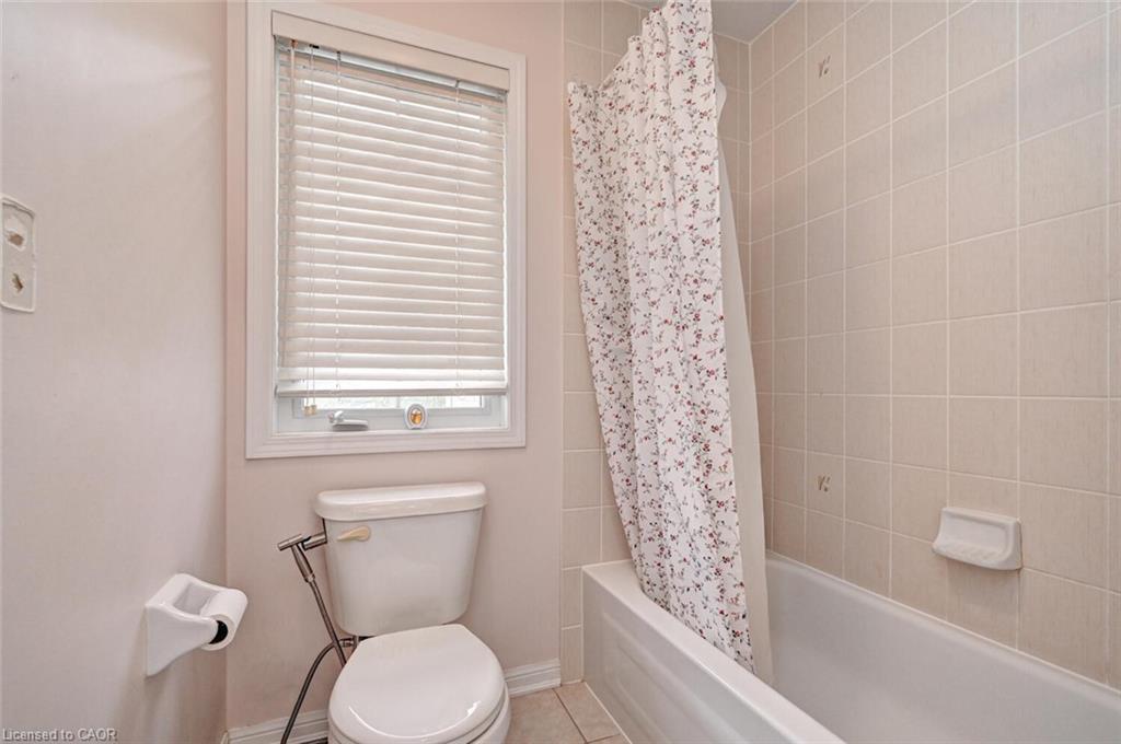 59 Apple Drive, Cambridge, ON - Indoor Photo Showing Bathroom