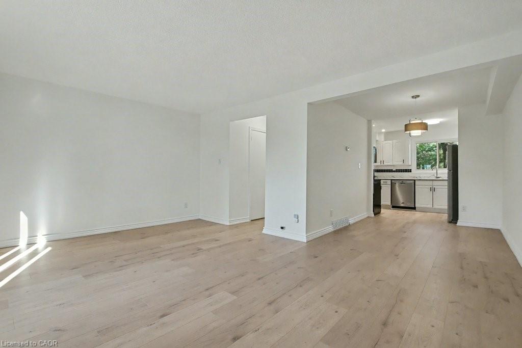 17-25 Upper Canada Drive, Kitchener, ON - Indoor Photo Showing Other Room
