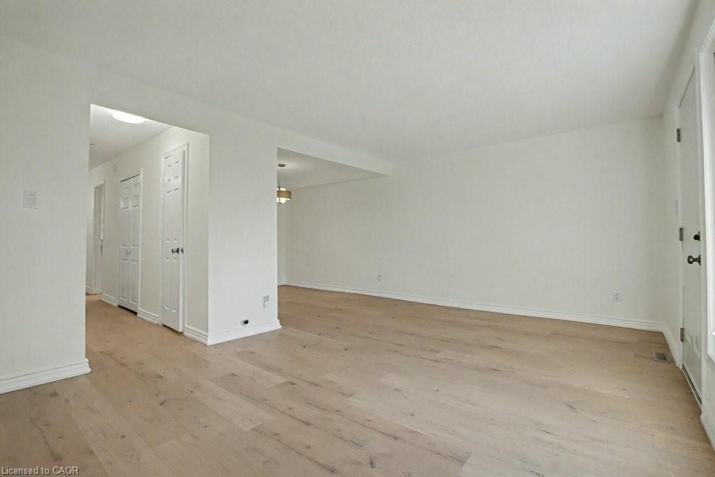 17-25 Upper Canada Drive, Kitchener, ON - Indoor Photo Showing Other Room