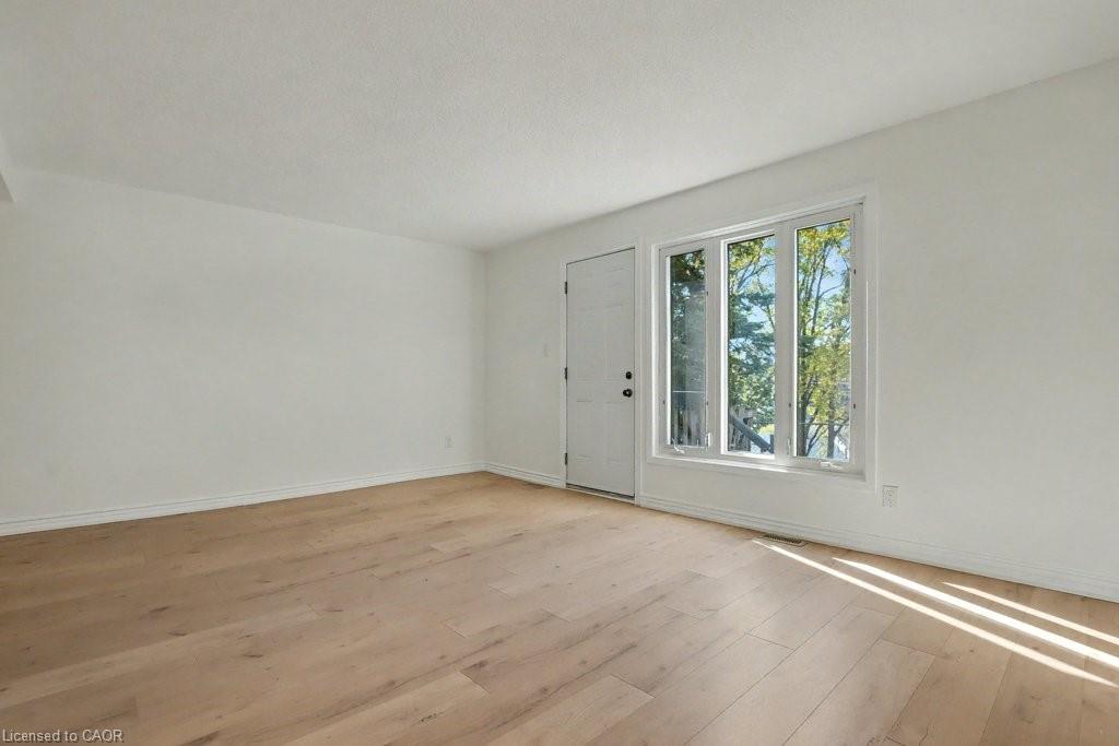 17-25 Upper Canada Drive, Kitchener, ON - Indoor Photo Showing Other Room