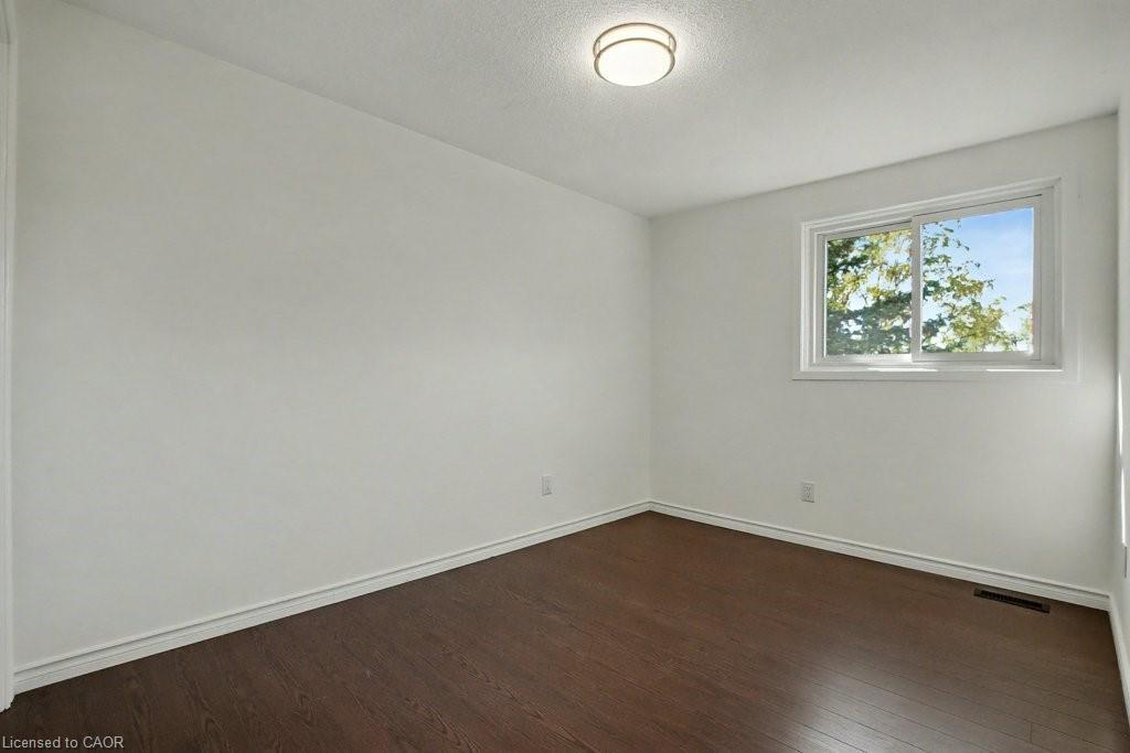17-25 Upper Canada Drive, Kitchener, ON - Indoor Photo Showing Other Room