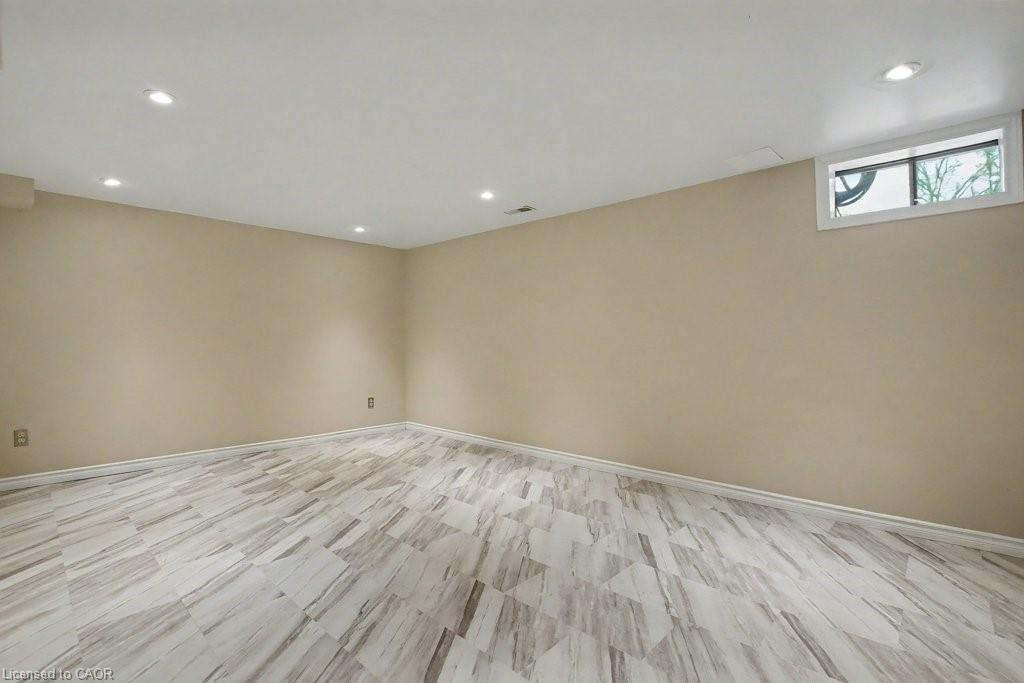 17-25 Upper Canada Drive, Kitchener, ON - Indoor Photo Showing Other Room