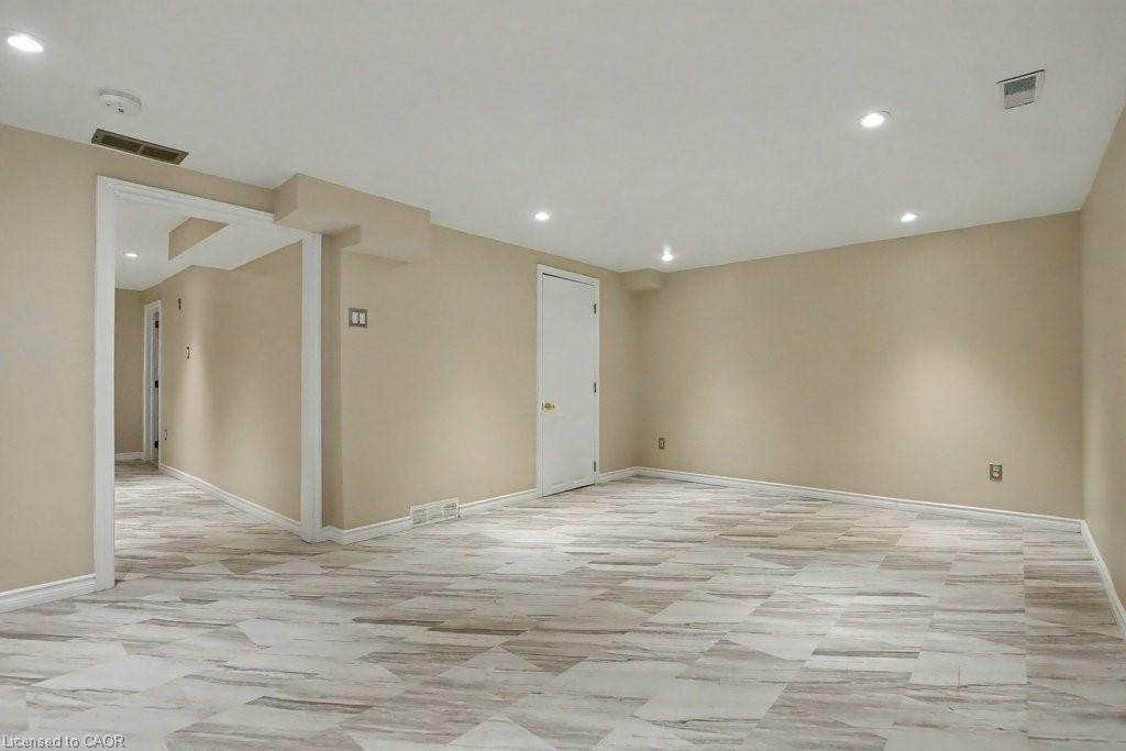 17-25 Upper Canada Drive, Kitchener, ON - Indoor Photo Showing Other Room