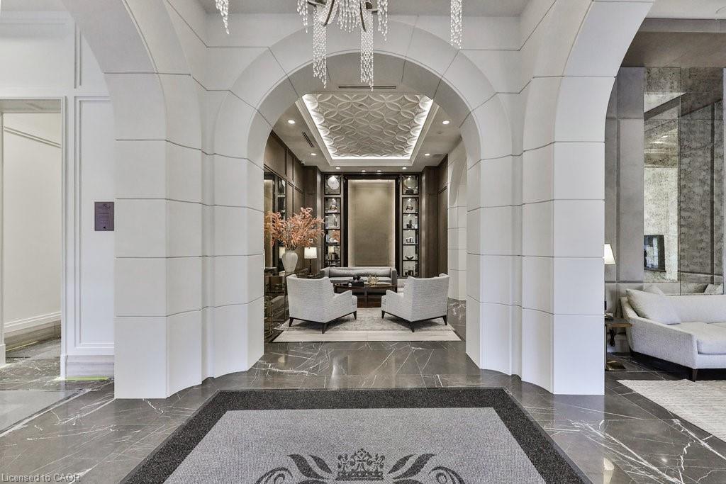 212-300 Randall Street, Oakville, ON - Indoor Photo Showing Other Room