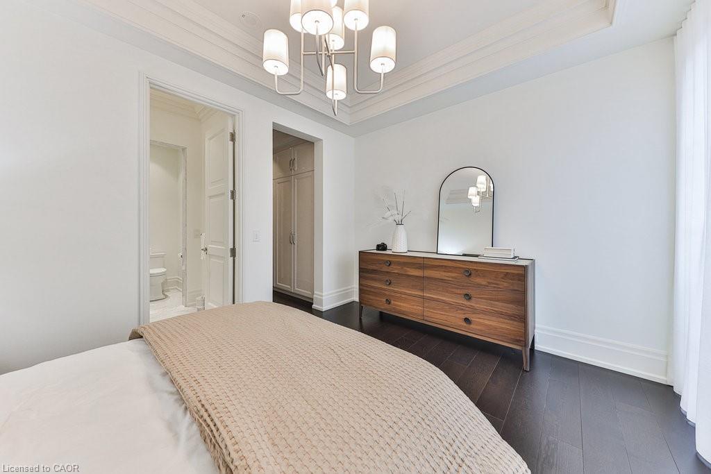 212-300 Randall Street, Oakville, ON - Indoor Photo Showing Bedroom