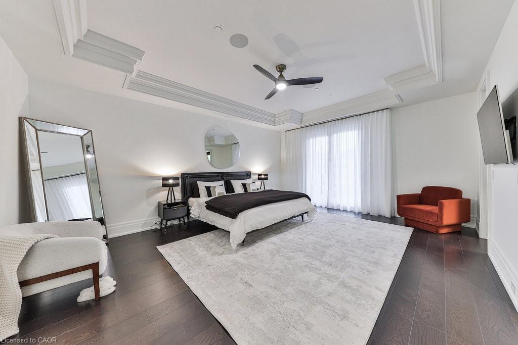 212-300 Randall Street, Oakville, ON - Indoor Photo Showing Bedroom