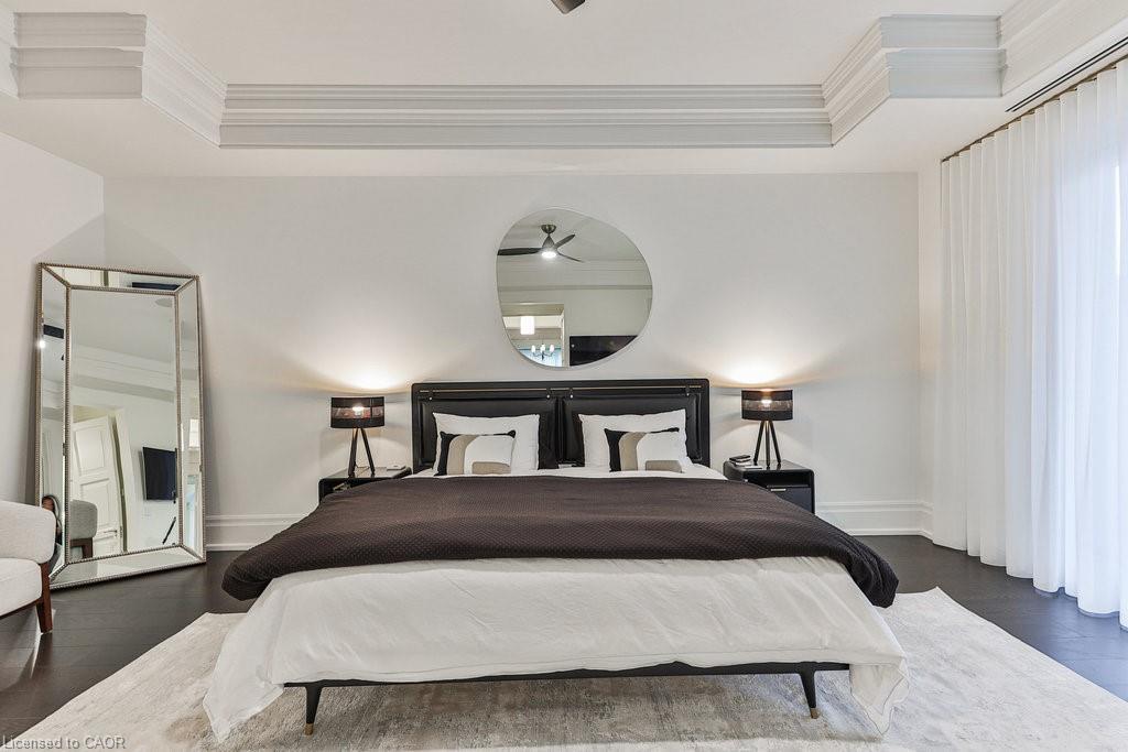 212-300 Randall Street, Oakville, ON - Indoor Photo Showing Bedroom