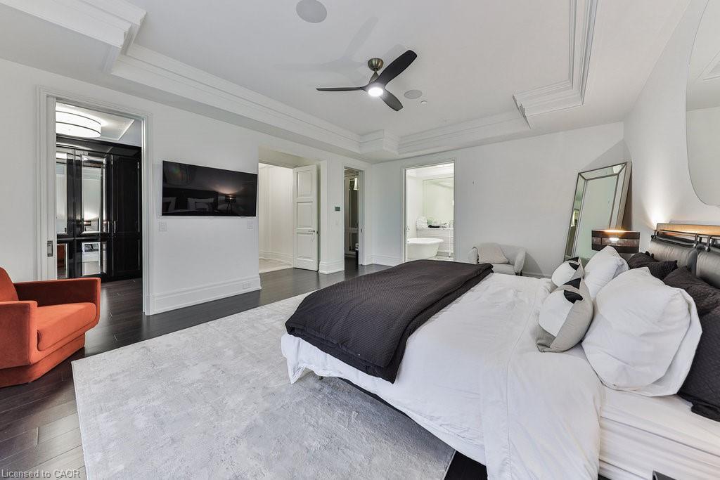 212-300 Randall Street, Oakville, ON - Indoor Photo Showing Bedroom