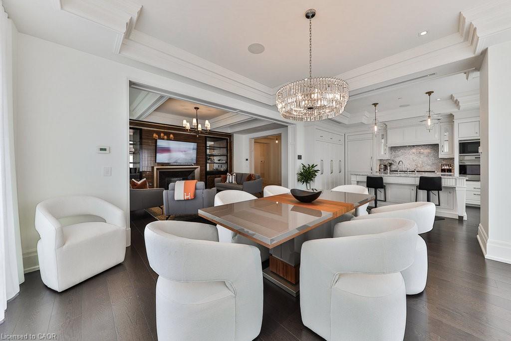 212-300 Randall Street, Oakville, ON - Indoor