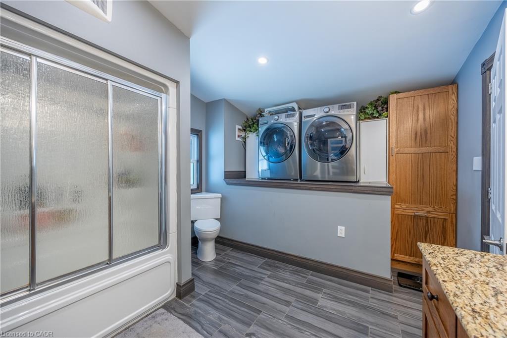 1750 Turkey Point Road, Simcoe, ON - Indoor Photo Showing Bathroom