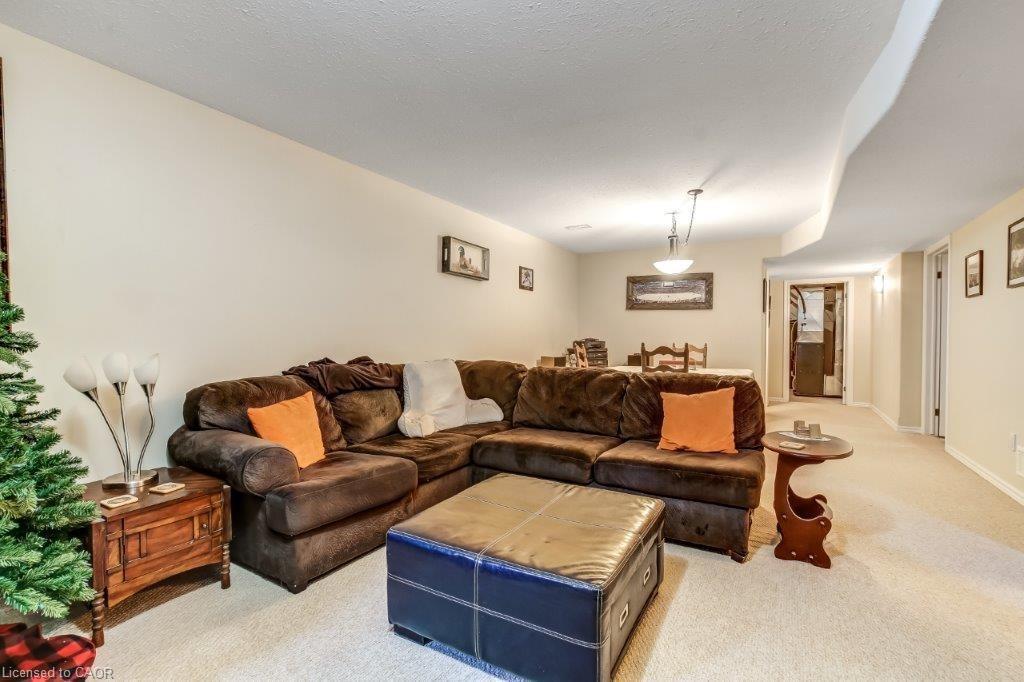 7-52 Imperial Street, Delhi, ON - Indoor Photo Showing Living Room