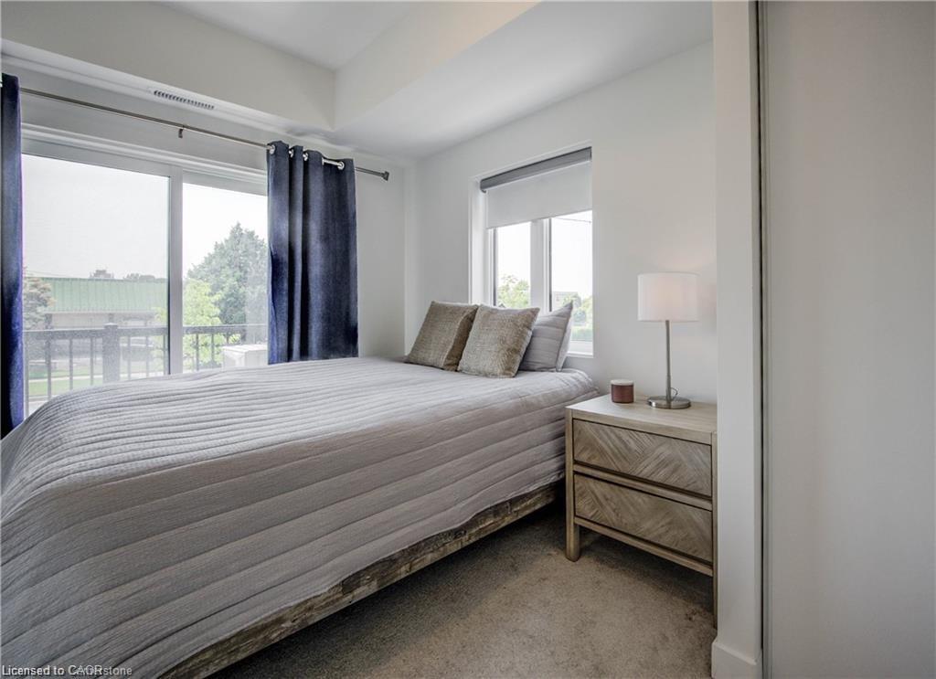 B10-10 Palace Street, Kitchener, ON - Indoor Photo Showing Bedroom