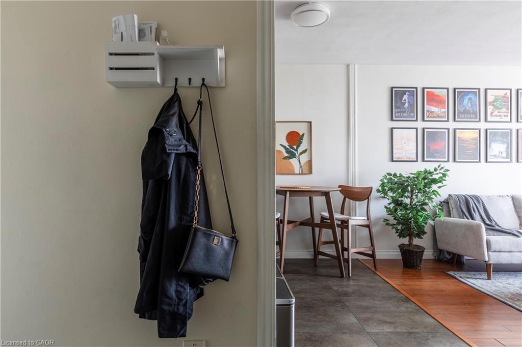 902-141 Catharine Street S, Hamilton, ON - Indoor