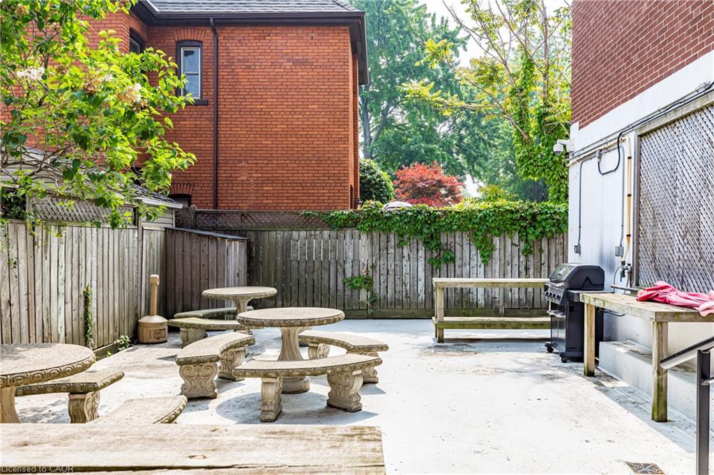 902-141 Catharine Street S, Hamilton, ON - Outdoor With Exterior