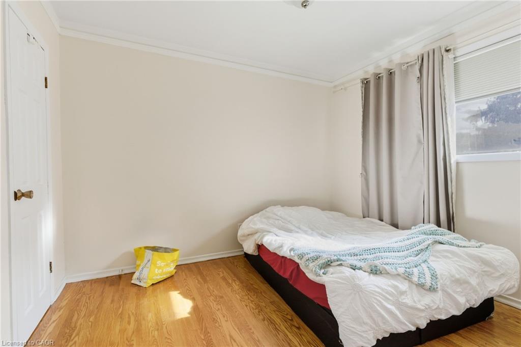 67 Lakeside Drive, Grimsby, ON - Indoor Photo Showing Bedroom
